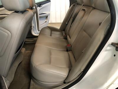 2010 Chevrolet Impala LTZ   - Photo 15 - Saint Louis, MI 48880-9800