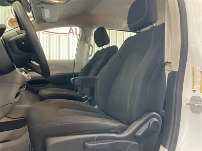 2021 Chrysler Voyager L - Photo 16 - Saint Louis, MI 48880-9800
