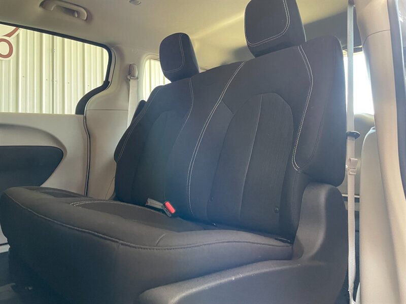 2021 Chrysler Voyager L - Photo 17 - Saint Louis, MI 48880-9800