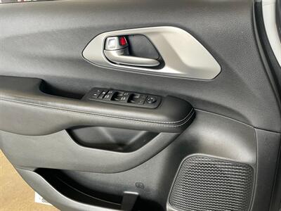 2018 Chrysler Pacifica Touring L Plus   - Photo 25 - Saint Louis, MI 48880-9800