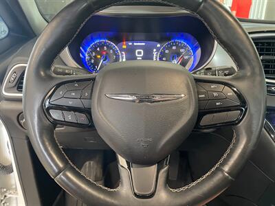 2018 Chrysler Pacifica Touring L Plus   - Photo 9 - Saint Louis, MI 48880-9800