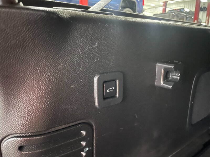 2017 Lincoln Navigator L Select - Photo 7 - Saint Louis, MI 48880-9800