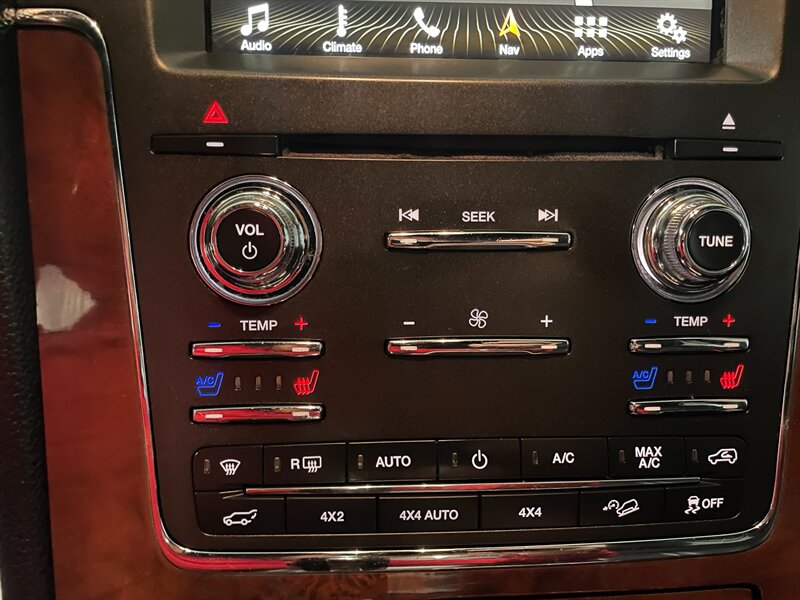 2017 Lincoln Navigator L Select - Photo 16 - Saint Louis, MI 48880-9800