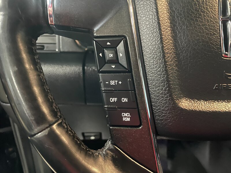 2017 Lincoln Navigator L Select - Photo 11 - Saint Louis, MI 48880-9800