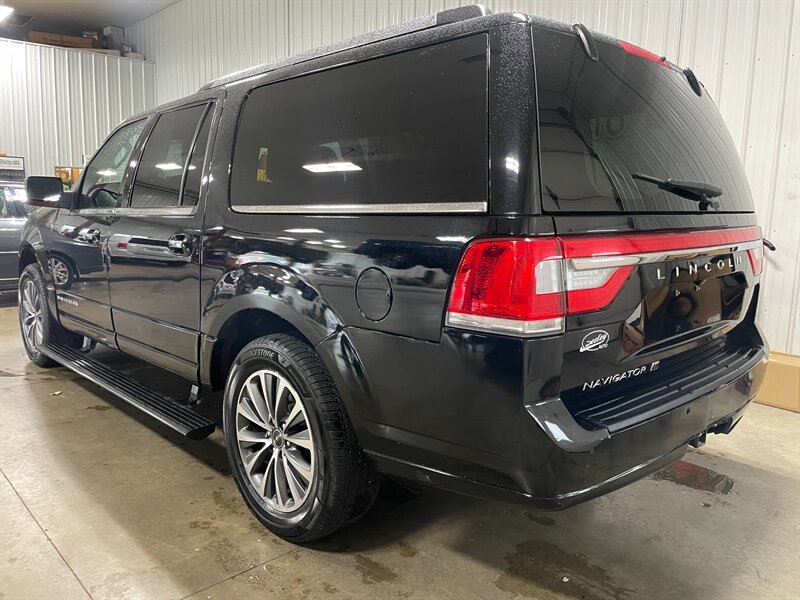 2017 Lincoln Navigator L Select - Photo 3 - Saint Louis, MI 48880-9800