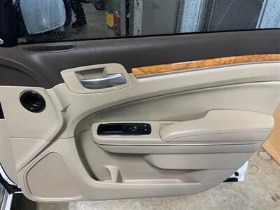 2012 Chrysler 300 Limited   - Photo 20 - Saint Louis, MI 48880-9800