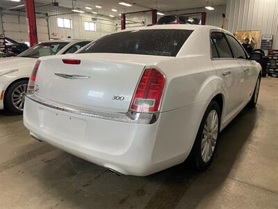 2012 Chrysler 300 Limited   - Photo 6 - Saint Louis, MI 48880-9800