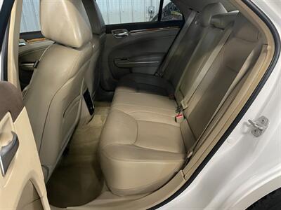2012 Chrysler 300 Limited   - Photo 17 - Saint Louis, MI 48880-9800