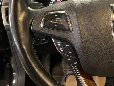 2015 Lincoln MKZ - Photo 10 - Saint Louis, MI 48880-9800