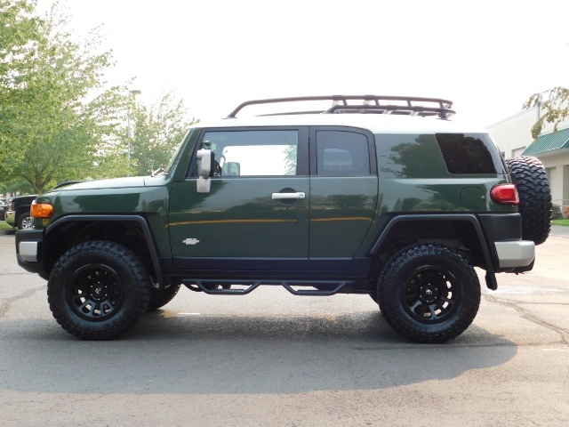 2012 Toyota FJ Cruiser Sport Utility / 4X4 / NEW WHEELS & TIRES / LIFTED   - Photo 3 - Portland, OR 97217