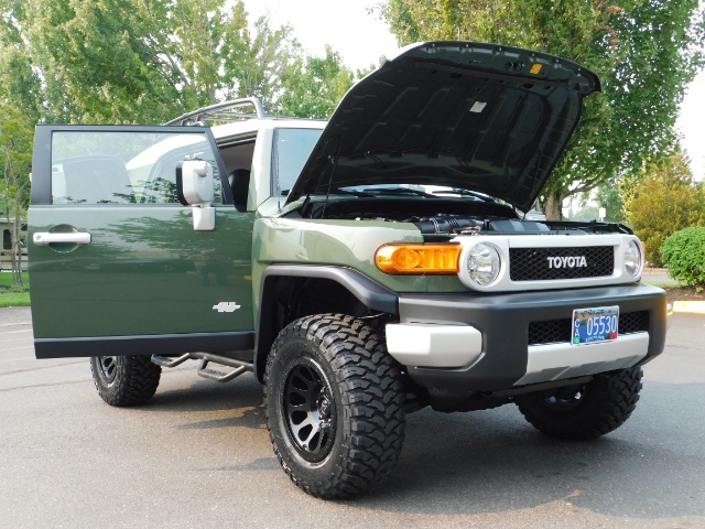 2012 Toyota FJ Cruiser Sport Utility / 4X4 / NEW WHEELS & TIRES / LIFTED   - Photo 28 - Portland, OR 97217