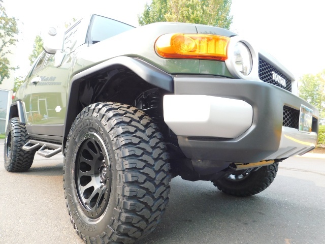 2012 Toyota FJ Cruiser Sport Utility / 4X4 / NEW WHEELS & TIRES / LIFTED   - Photo 9 - Portland, OR 97217