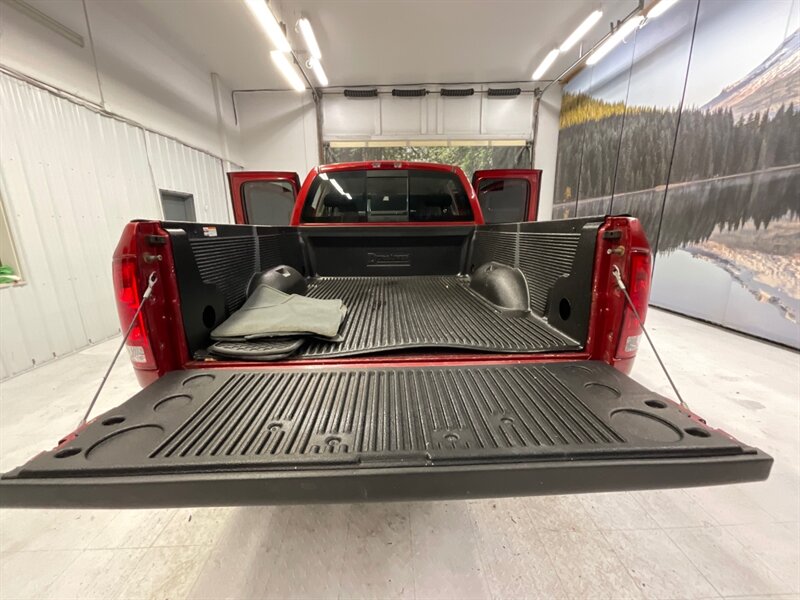 2006 Dodge Ram 2500 SLT 4X4 / 5.9L DIESEL /LIFTED w. NEW WHEELS &TIRES  / LOCAL TRUCK / RUST FREE / LIFTED w. NEW 35 " MUD TIRES & 20 " WHEELS / ONLY 129,000 MILES - Photo 12 - Gladstone, OR 97027