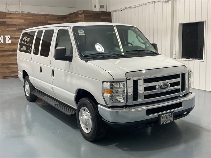 2011 Ford E-Series Van E-350 SD XLT 12-Passenger Van / V8 / 75,000  MILES  / ZERO RUST / BRAND NEW SET OF TIRES - Photo 2 - Gladstone, OR 97027