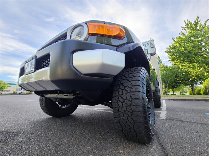 2012 Toyota FJ Cruiser 4X4 / LEATHER / E-LOCKER / XD's / ICON LIFT  / HEATED SEATS / LOW MILES - Photo 10 - Portland, OR 97217