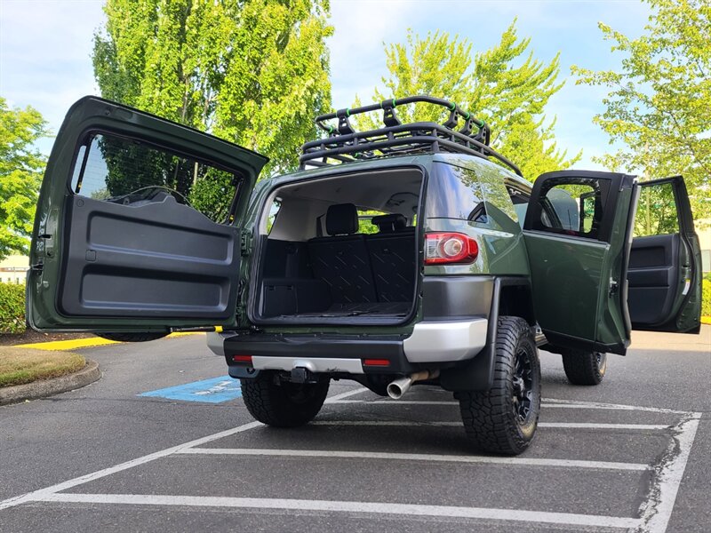 2012 Toyota FJ Cruiser 4X4 / LEATHER / E-LOCKER / XD's / ICON LIFT  / HEATED SEATS / LOW MILES - Photo 28 - Portland, OR 97217