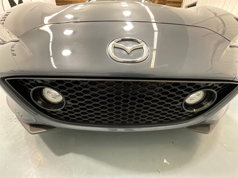 2021 Mazda MX-5 Miata Club Convertible / 6-SPEED MANUAL / 14,000 MILES  / Backup Camera - Photo 30 - Gladstone, OR 97027