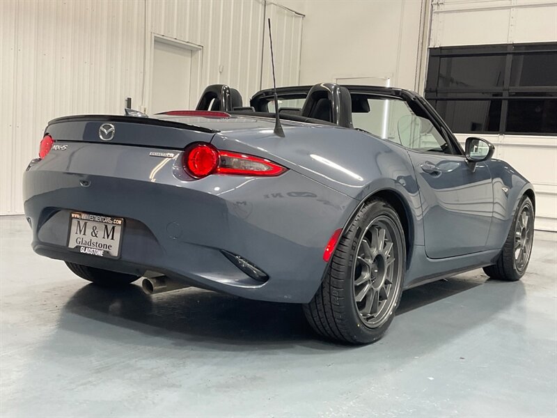 2021 Mazda MX-5 Miata Club Convertible / 6-SPEED MANUAL / 14,000 MILES  / Backup Camera - Photo 46 - Gladstone, OR 97027