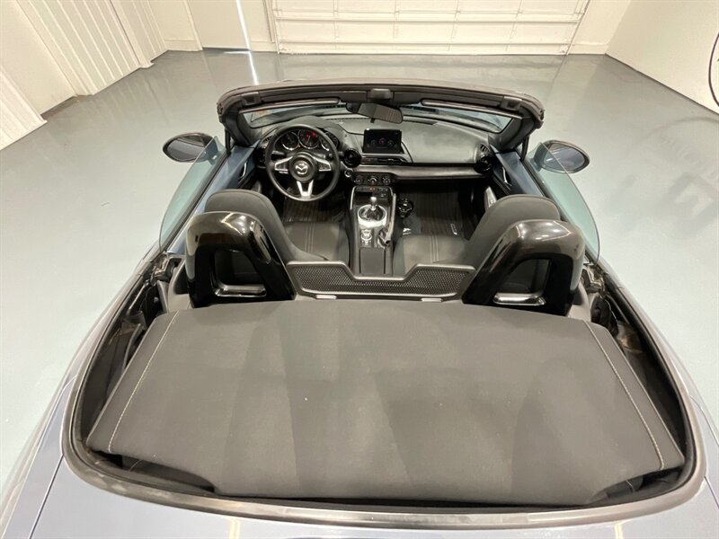 2021 Mazda MX-5 Miata Club Convertible / 6-SPEED MANUAL / 14,000 MILES  / Backup Camera - Photo 43 - Gladstone, OR 97027