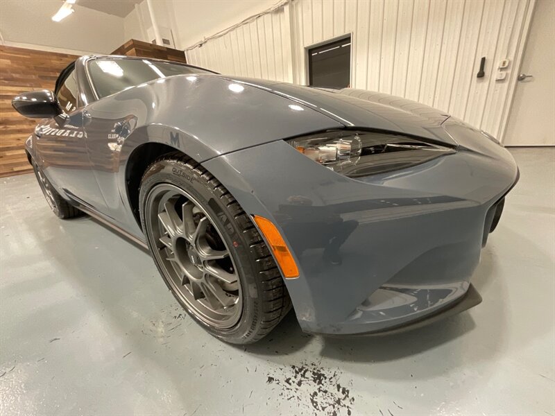 2021 Mazda MX-5 Miata Club Convertible / 6-SPEED MANUAL / 14,000 MILES  / Backup Camera - Photo 54 - Gladstone, OR 97027