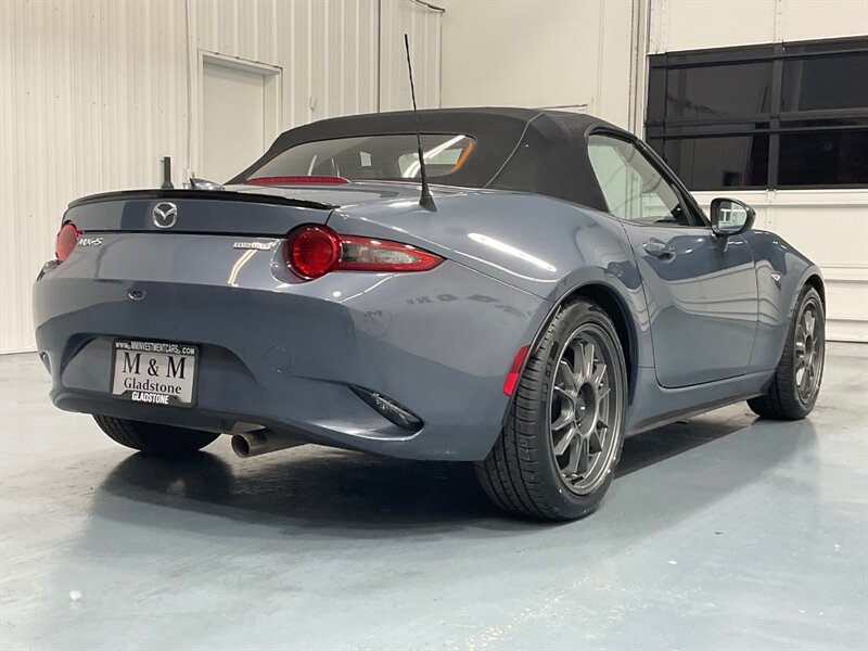 2021 Mazda MX-5 Miata Club Convertible / 6-SPEED MANUAL / 14,000 MILES  / Backup Camera - Photo 7 - Gladstone, OR 97027