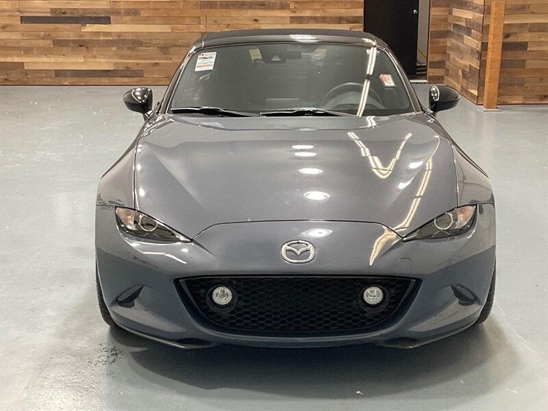 2021 Mazda MX-5 Miata Club Convertible / 6-SPEED MANUAL / 14,000 MILES  / Backup Camera - Photo 5 - Gladstone, OR 97027