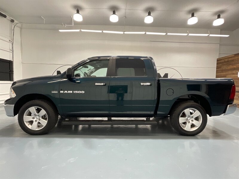 2011 RAM 1500 Big Horn Crew Cab 4X4 / 5.7L V8 HEMI / LOCAL TRUCK  / ZERO RUST - Photo 3 - Gladstone, OR 97027