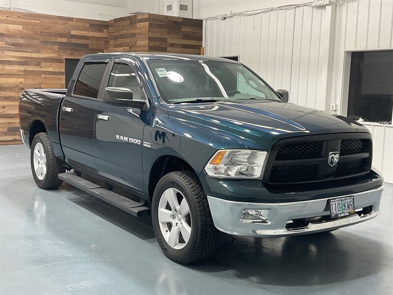 2011 RAM 1500 Big Horn Crew Cab 4X4 / 5.7L V8 HEMI / LOCAL TRUCK  / ZERO RUST - Photo 2 - Gladstone, OR 97027