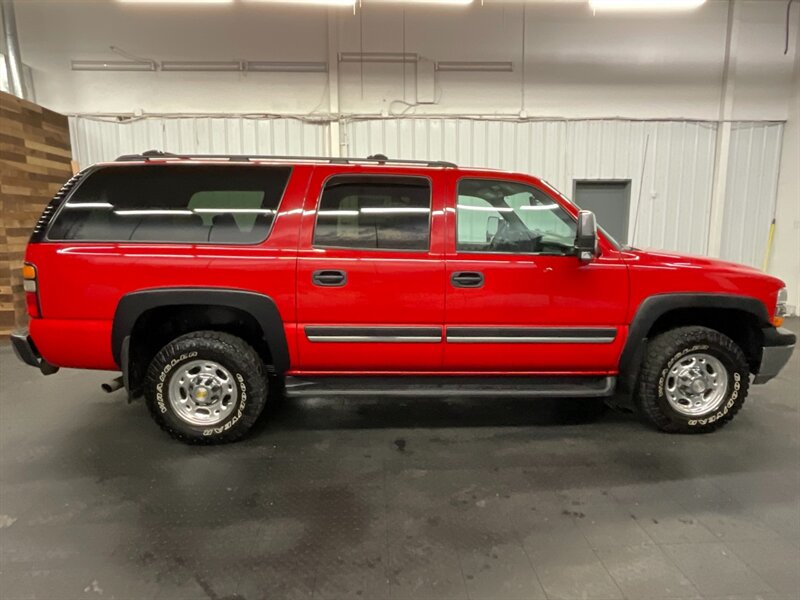 2005 Chevrolet Suburban 2500 LS 4X4 / 8.1L V8 / 3RD ROW / 89,000 MILES  LOCAL OREGON SUV / SUPER CLEAN / BACKUP CAMERA / 3/4 TON / ONLY 89,000 MILES - Photo 4 - Gladstone, OR 97027