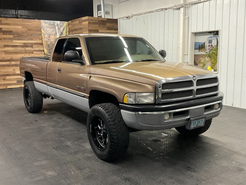 2000 Dodge Ram 2500 SLT Laramie Quad Cab 4X4 / 5.9L DIESEL / LIFTED  LONG BED / LOCAL TRUCK / RUST FREE / 140,000 MILES - Photo 2 - Gladstone, OR 97027