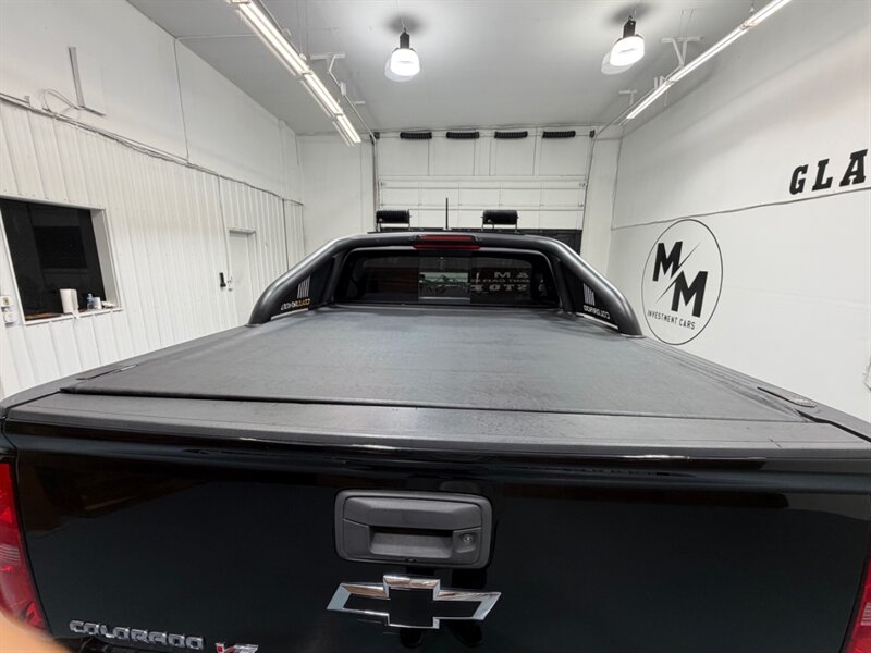 2018 Chevrolet Colorado ZR2 Crew Cab 4X4 3.6L V6 / Premium Pkg / NEW TRES / Leather Heated Seats / Navi & Camera / ZERO RUST - Photo 10 - Gladstone, OR 97027