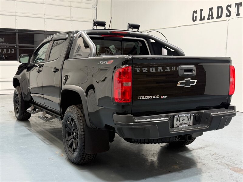 2018 Chevrolet Colorado ZR2 Crew Cab 4X4 3.6L V6 / Premium Pkg / NEW TRES / Leather Heated Seats / Navi & Camera / ZERO RUST - Photo 8 - Gladstone, OR 97027