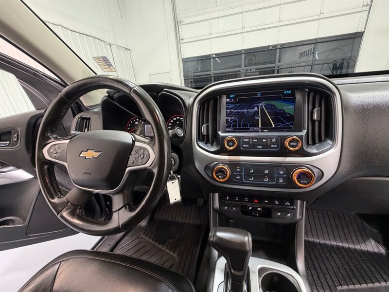 2018 Chevrolet Colorado ZR2 Crew Cab 4X4 3.6L V6 / Premium Pkg / NEW TRES / Leather Heated Seats / Navi & Camera / ZERO RUST - Photo 17 - Gladstone, OR 97027