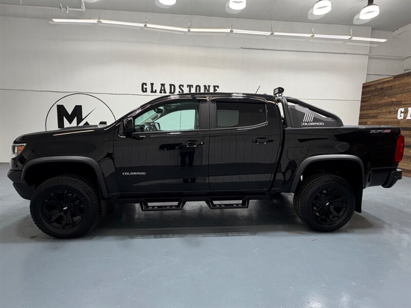 2018 Chevrolet Colorado ZR2 Crew Cab 4X4 3.6L V6 / Premium Pkg / NEW TRES / Leather Heated Seats / Navi & Camera / ZERO RUST - Photo 3 - Gladstone, OR 97027