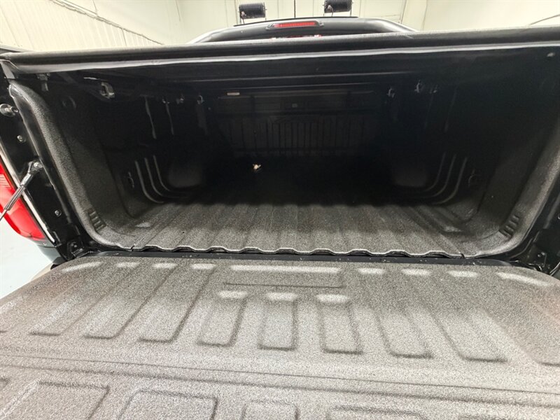 2018 Chevrolet Colorado ZR2 Crew Cab 4X4 3.6L V6 / Premium Pkg / NEW TRES / Leather Heated Seats / Navi & Camera / ZERO RUST - Photo 31 - Gladstone, OR 97027