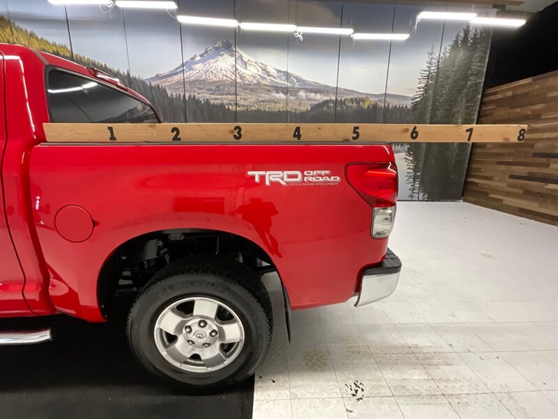 2007 Toyota Tundra SR5 TRD OFF ROAD / CREW MAX / 4X4 / SUNROOF  /LOCAL TRUCK / RUST FREE / 5.7L V8 / SHARP & CLEAN !! - Photo 19 - Gladstone, OR 97027