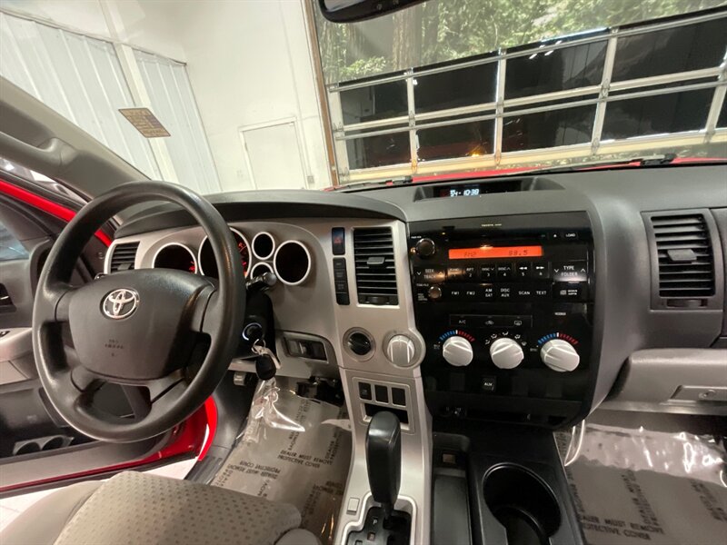 2007 Toyota Tundra SR5 TRD OFF ROAD / CREW MAX / 4X4 / SUNROOF  /LOCAL TRUCK / RUST FREE / 5.7L V8 / SHARP & CLEAN !! - Photo 35 - Gladstone, OR 97027