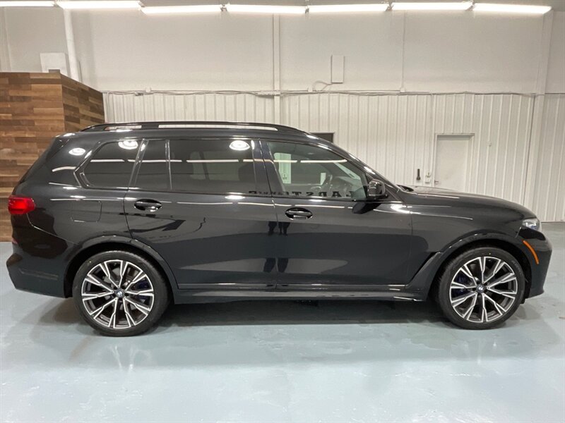 2020 BMW X7 M50i Sport Utility AWD / V8 4.4L Twin Turbo  / Panoramic Sunroof / BRAND NEW TIRES - Photo 4 - Gladstone, OR 97027