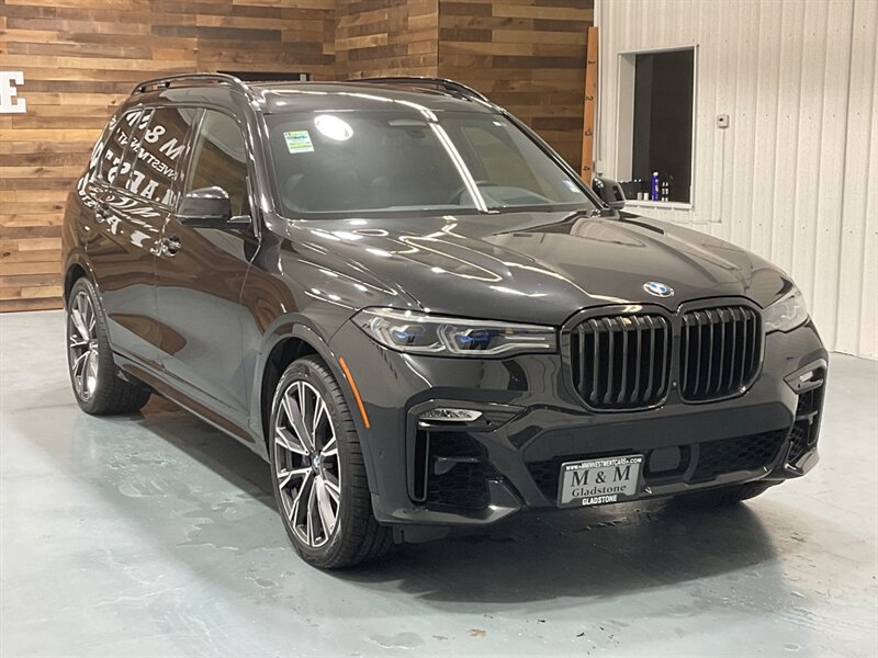 2020 BMW X7 M50i Sport Utility AWD / V8 4.4L Twin Turbo  / Panoramic Sunroof / BRAND NEW TIRES - Photo 2 - Gladstone, OR 97027