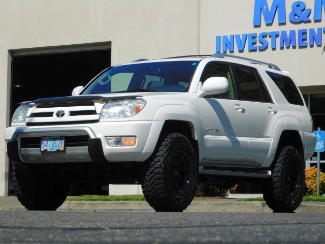 2004 Toyota 4Runner Limited / V6 / 4x4 / Leather / Sunroof / LIFTED