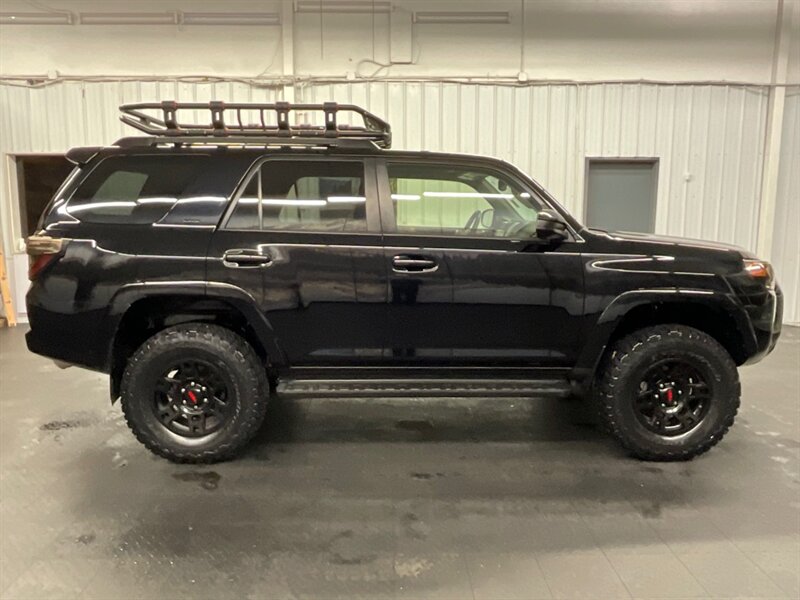 2020 Toyota 4Runner SR5 4X4 / TRD PRO CUSTOM UPGRADE / LIFTED  TRD PRO LEATHER SEATS & HEATED SEATS / NEW LIFT w. NEW TRD WHEELS & BF GOODRICH TIRES / LUGGAGE RACK / SHARP !! - Photo 4 - Gladstone, OR 97027