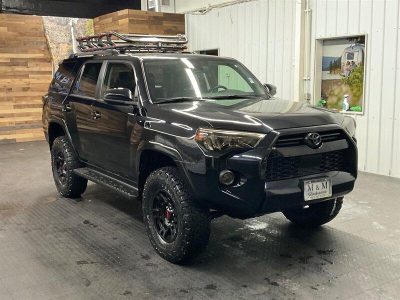 2020 Toyota 4Runner SR5 4X4 / TRD PRO CUSTOM UPGRADE / LIFTED  TRD PRO LEATHER SEATS & HEATED SEATS / NEW LIFT w. NEW TRD WHEELS & BF GOODRICH TIRES / LUGGAGE RACK / SHARP !! - Photo 2 - Gladstone, OR 97027