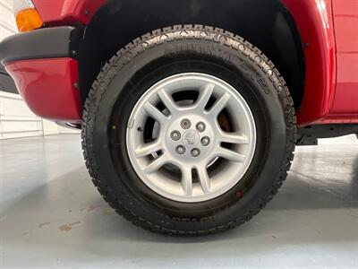 2004 Dodge Dakota Sport Plus 4X4 /4.7L V8 / 1-OWNER LOCAL  / ZERO RUST - Photo 23 - Gladstone, OR 97027