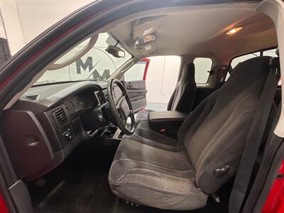 2004 Dodge Dakota Sport Plus 4X4 /4.7L V8 / 1-OWNER LOCAL  / ZERO RUST - Photo 12 - Gladstone, OR 97027