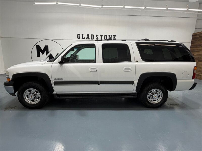 2001 Chevrolet Suburban 2500 LT 4X4 6.0L V8 / Leather /NEW TIRES/ZERO RUST  /Sunroof / Heated Seats / LOW MILES - Photo 3 - Gladstone, OR 97027