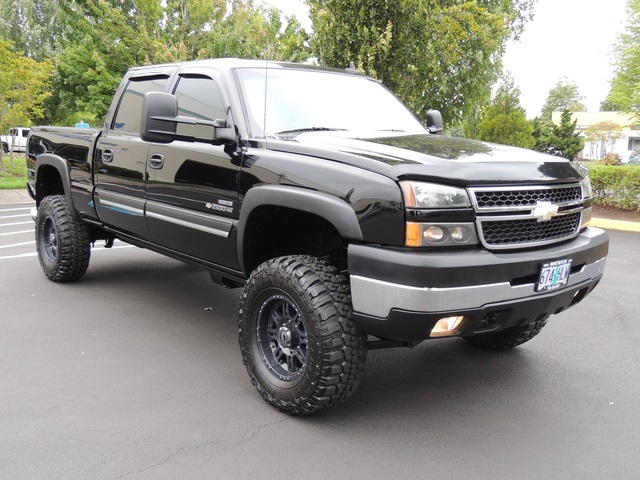 2006 Chevrolet Silverado 2500 LT3 / 4X4 / 6.6L  Diesel / LBZ ENGINE / LIFTED   - Photo 2 - Portland, OR 97217