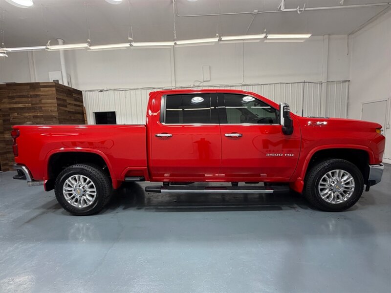 2020 Chevrolet Silverado 3500 LTZ 4X4 / 6.6L DURAMAX / Z71 / 1-OWNER / 41K Mile / BACKUP / NAV / LOCAL RUST FREE - Photo 3 - Gladstone, OR 97027