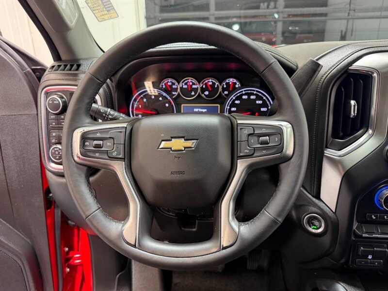 2020 Chevrolet Silverado 3500 LTZ 4X4 / 6.6L DURAMAX / Z71 / 1-OWNER / 41K Mile / BACKUP / NAV / LOCAL RUST FREE - Photo 17 - Gladstone, OR 97027