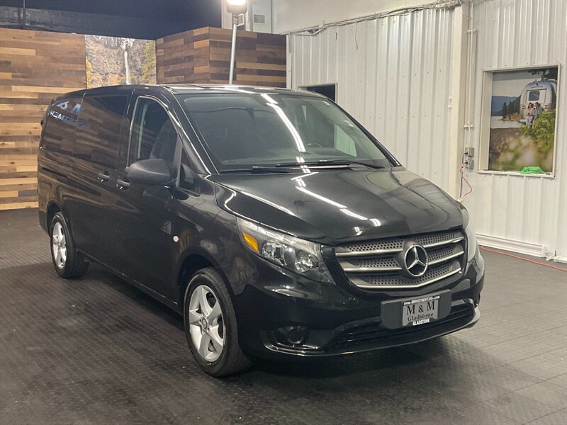 2018 Mercedes-Benz Metris Passenger Van 7-Pass   - Photo 2 - Gladstone, OR 97027