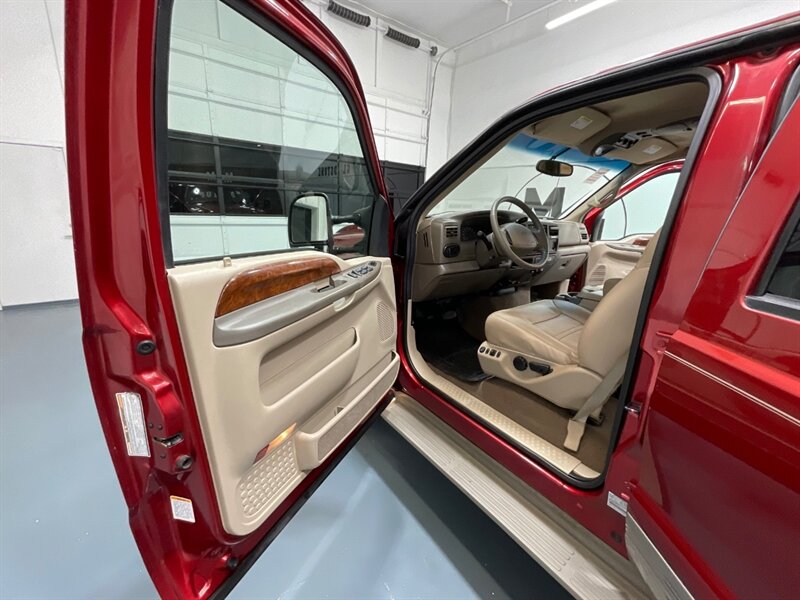 2001 Ford Excursion Limited 4X4 / 7.3L DIESEL / ZERO RUST / NEW TIRES  / 3RD ROW SEAT / NO MODIFICATION / 159K MILES - Photo 31 - Gladstone, OR 97027